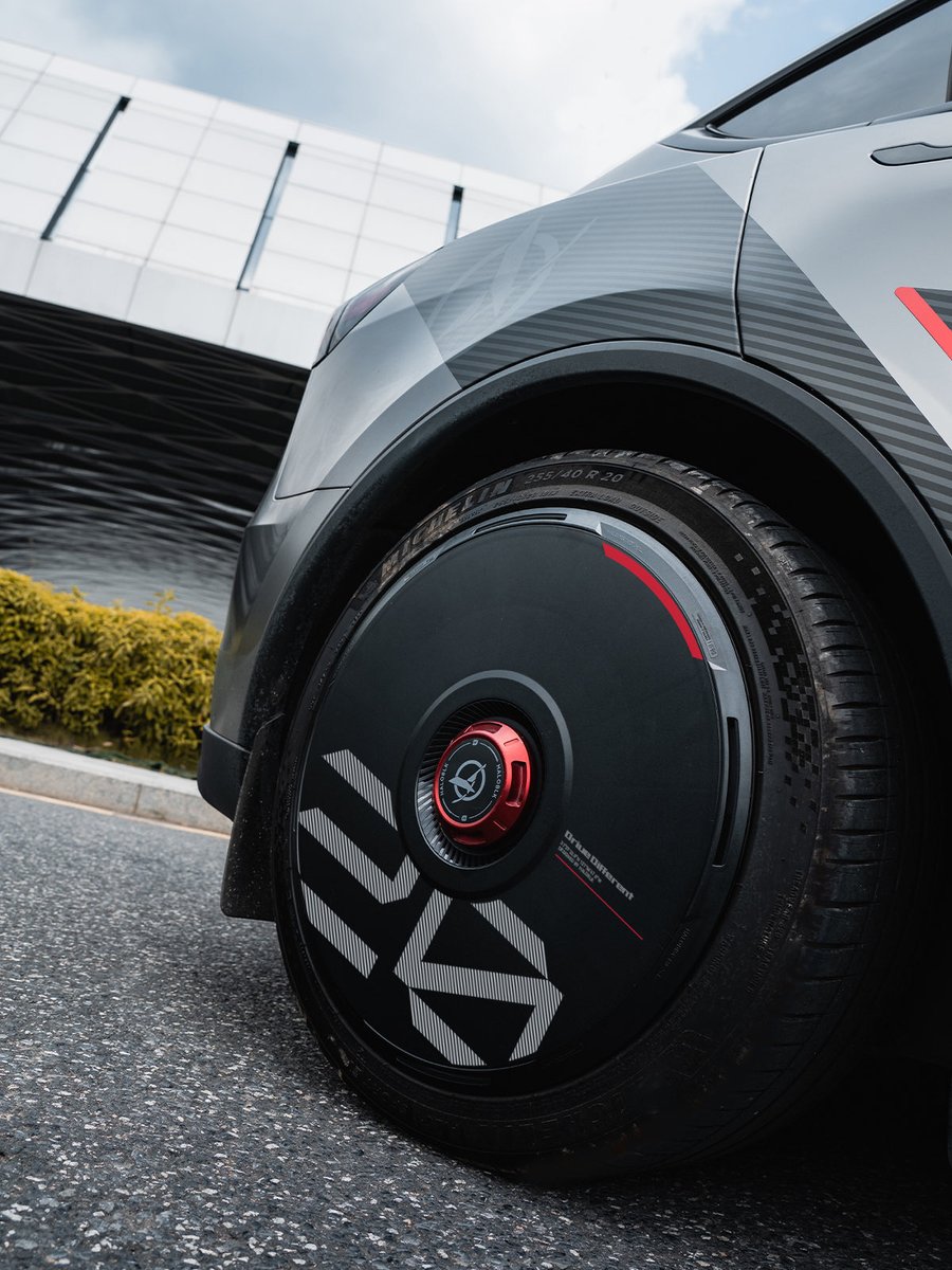 Haloblk_global's tweet photo. Built to stand out. Engineered to perform.
#HALOBLK #EV #TESLA https://t.co/bZ5XhKy8Ue