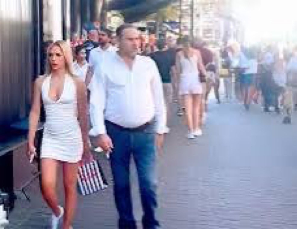 JaviRodrigo11's tweet photo. Lo primero; es mentira.

Y después, solo una hija de puta como tú; puede querer, o traer esto a España.

Hija de puta, otra vez. https://t.co/5AEjoAIZnN