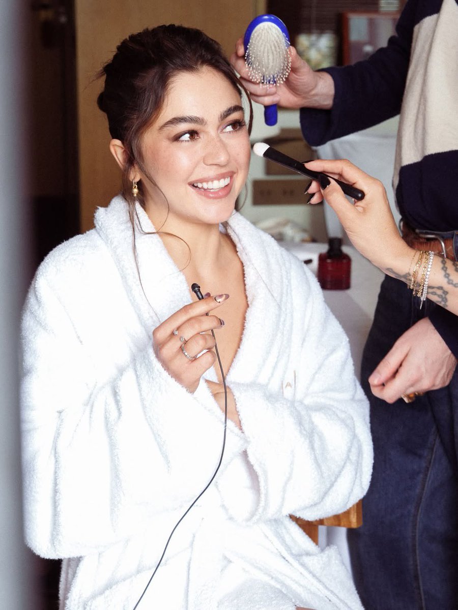offdeanallie's tweet photo. another mika X vogue serve https://t.co/DMaHP6RjhL