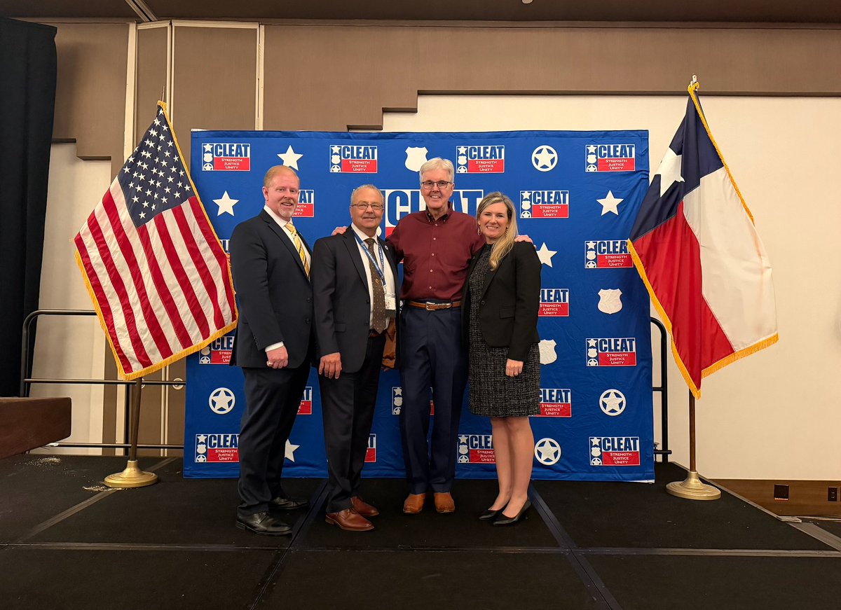 DanPatrick's tweet photo. Proud to join Texas law enforcement leaders at the 50th annual @CLEAT Convention this weekend.

I always stand with the men and women who put their lives on the line to keep our communities safe. https://t.co/dfnkKyJSeu