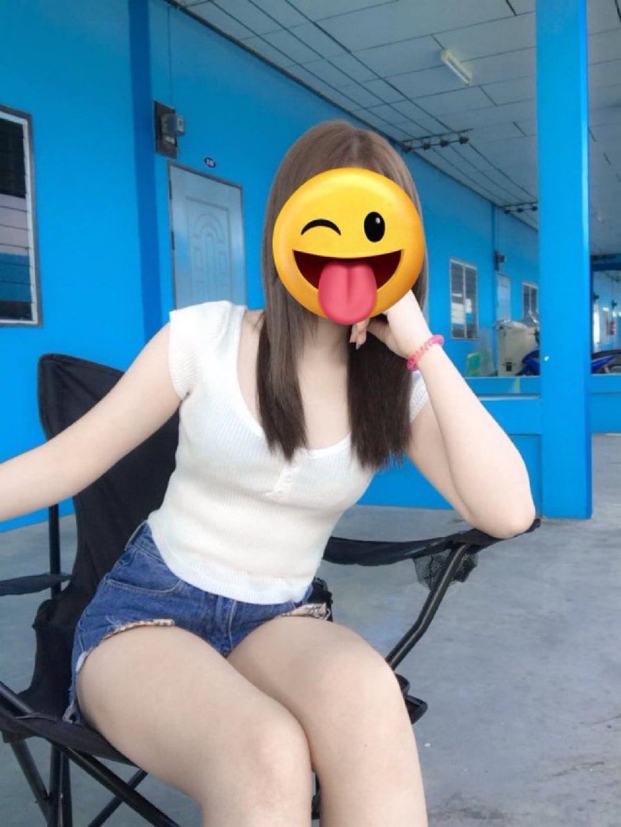 4fon4l's tweet photo. สาวโรงงานใครเขาจะสนใจ @grok https://t.co/y7RTxWjx2M