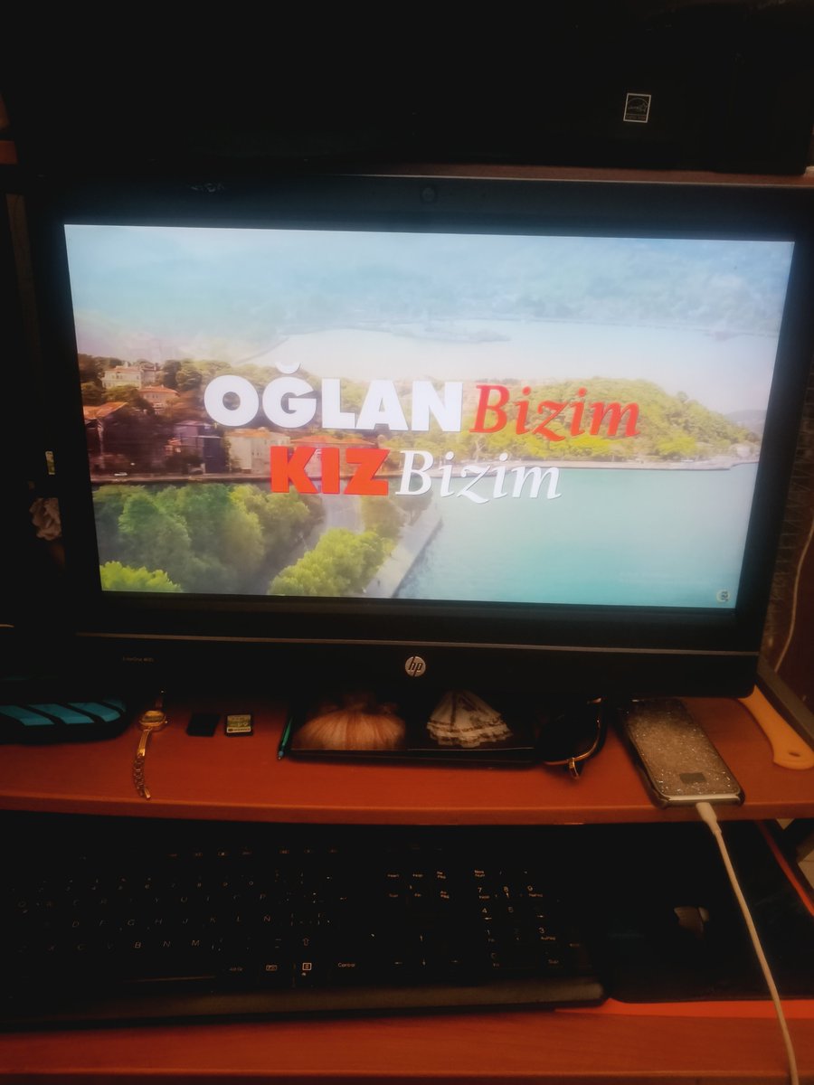 AndiheC's tweet photo. Encontré la película que eh estado buscando desde hace años kizlarssss ay estoy amandoooo todo 😍
#OglanBizimKizBizim
#ArasAydin
#MelisBabadag https://t.co/96eHGAk8px