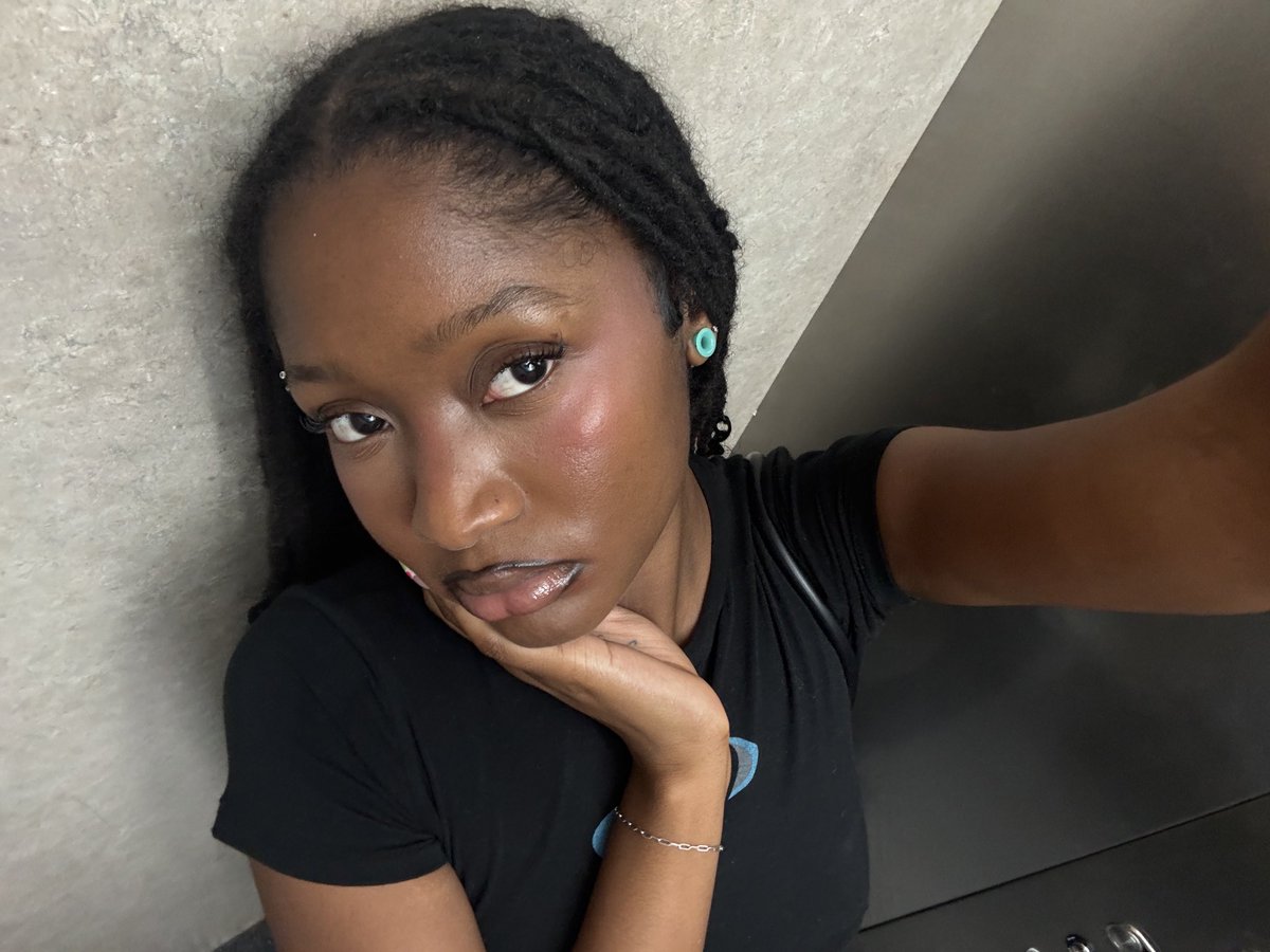 Ihateyara's tweet photo. Sweet face https://t.co/gPw1BlKIRn