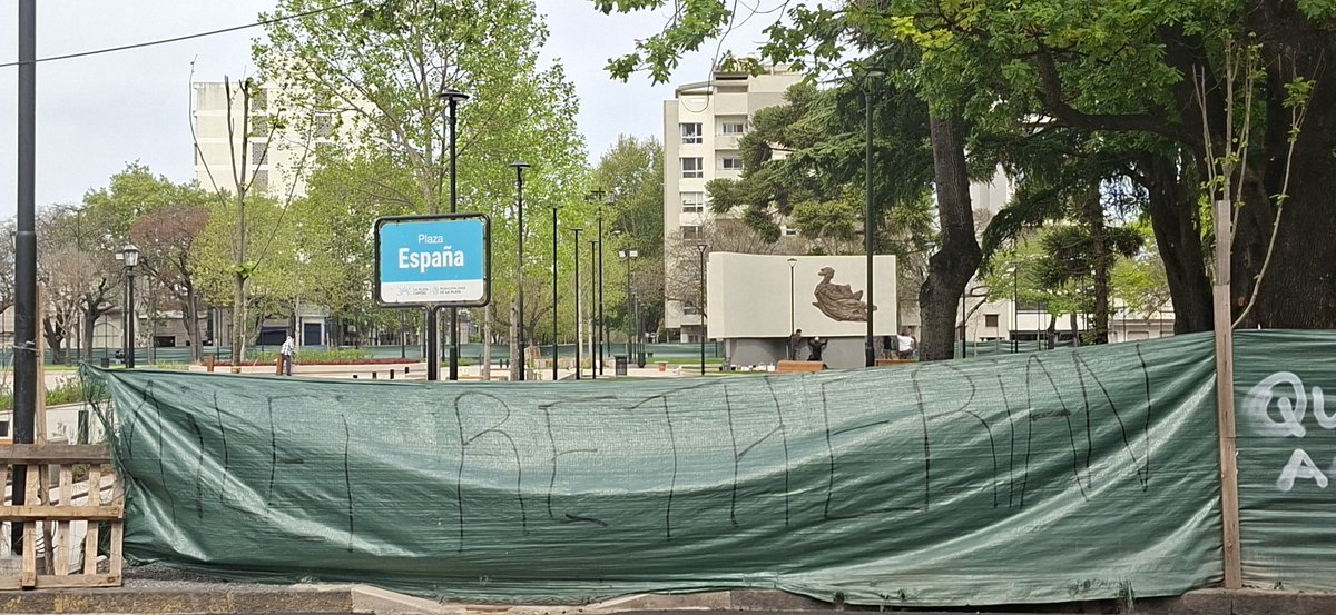 Turcolibia's tweet photo. #Dato: A una semana de su inauguración terminaron las obras adentro de #PlazaEspaña y culminan los trabajos de asfaltado de toda la zona aledaña. El próximo lunes 12 de Octubre será la inauguración oficial #LaPlata https://t.co/fFwOX8Cosw