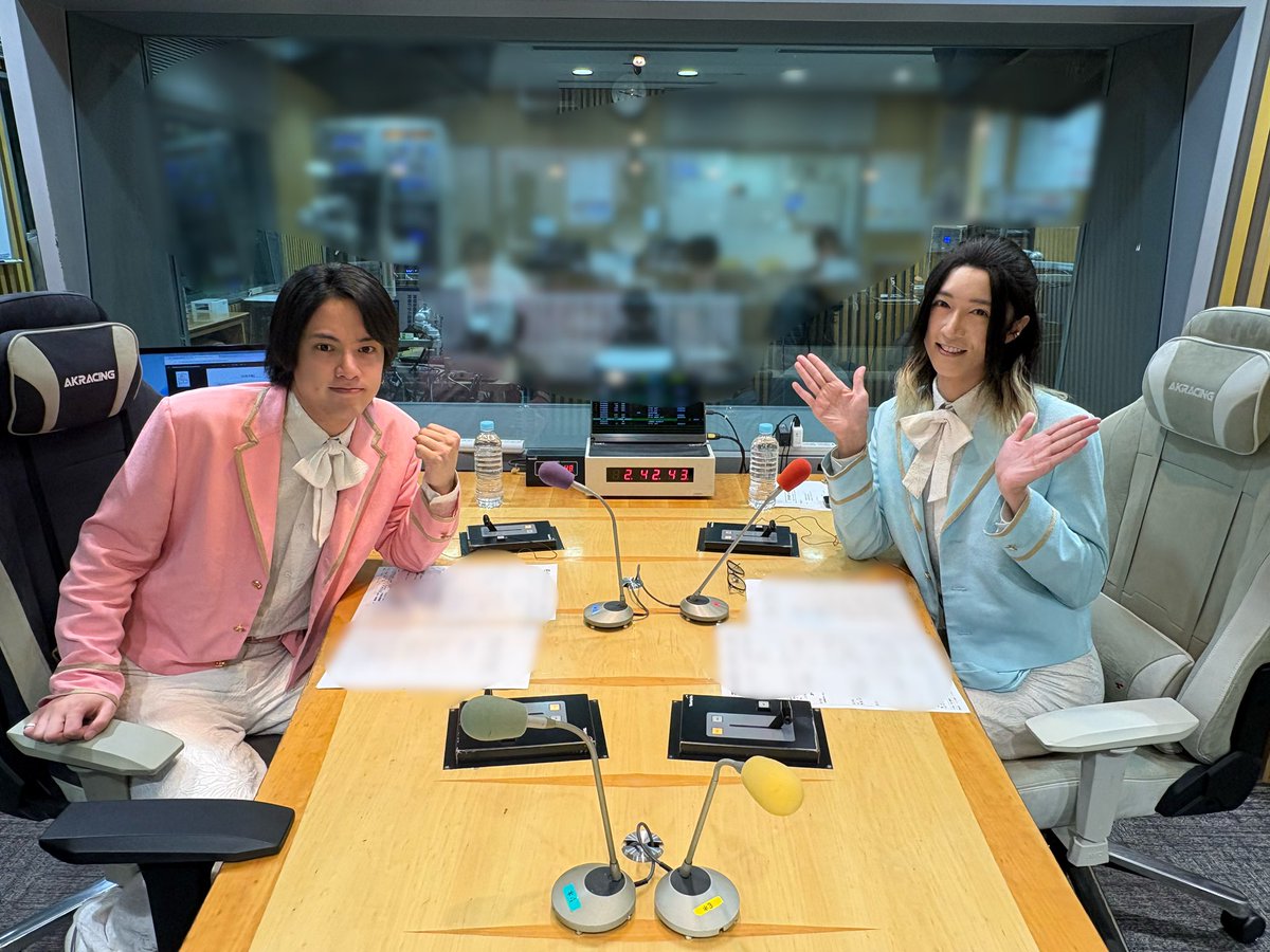 monakiANN0's tweet photo. ／
このあと3時から！
#モナキ のオールナイトニッポン0⭐️
＼

モナキのANN0がついにスタート！🎉🎉
#ケンケン と #サカイJr.が担当します！🎙️

メールお待ちしてます！
📨monaki@allnightnippon.com

🎧radiko
https://t.co/BPa2GyabuX

#モナキANN0 https://t.co/8Fwd1jXrO1