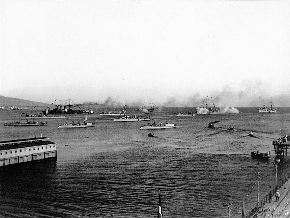AkisFakalis_'s tweet photo. 5 Οκτωβρίου 1912. Η Ελλάδα μπαίνει στον Α΄ Βαλκανικό Πόλεμο, κηρύσσοντας τον πόλεμο στην Οθωμανική Αυτοκρατορία. Ο Ελληνικός Στρατός περνά τη μεθόριο στη Θεσσαλία, ενώ ο Στόλος αποπλέει από το Φάληρο με προορισμό το Αιγαίο. Ένα Έπος ξεκινά https://t.co/XCbEog3K3U
