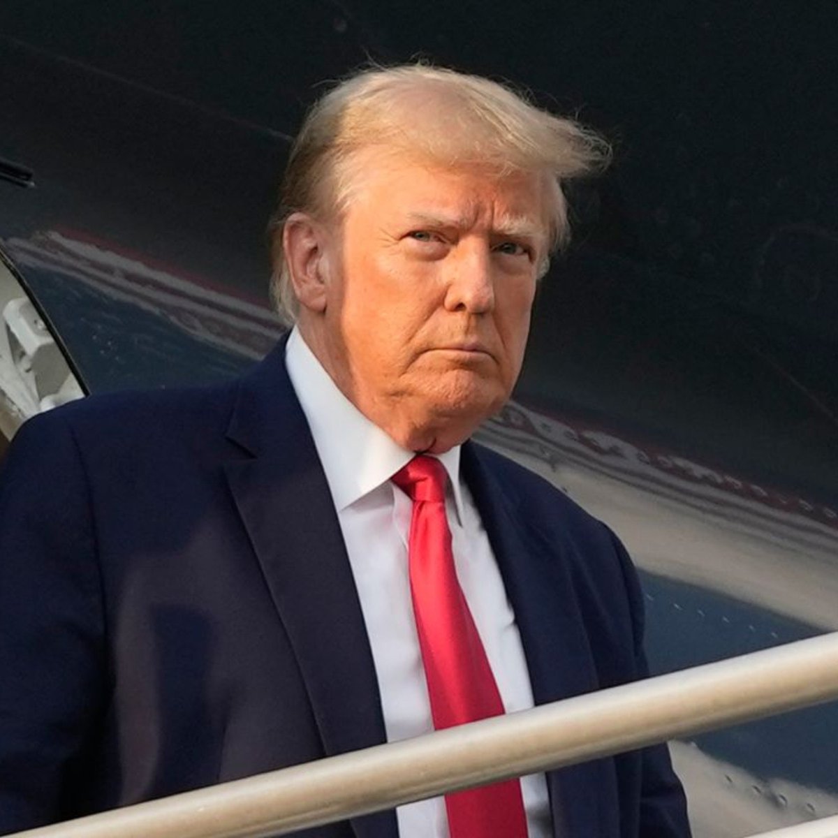NewJorkTimes's tweet photo. UPCOMING: President Donald Trump teases "nonbinary announcement" for the end of October. https://t.co/ZpuZPLQH9D