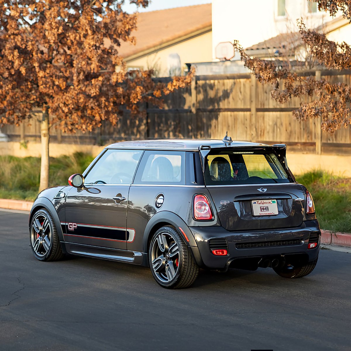 JaMtoka's tweet photo. The MINI John Cooper Works GP2: Six speeds, three pedals, and pure racing DNA. https://t.co/809fsOkvIe