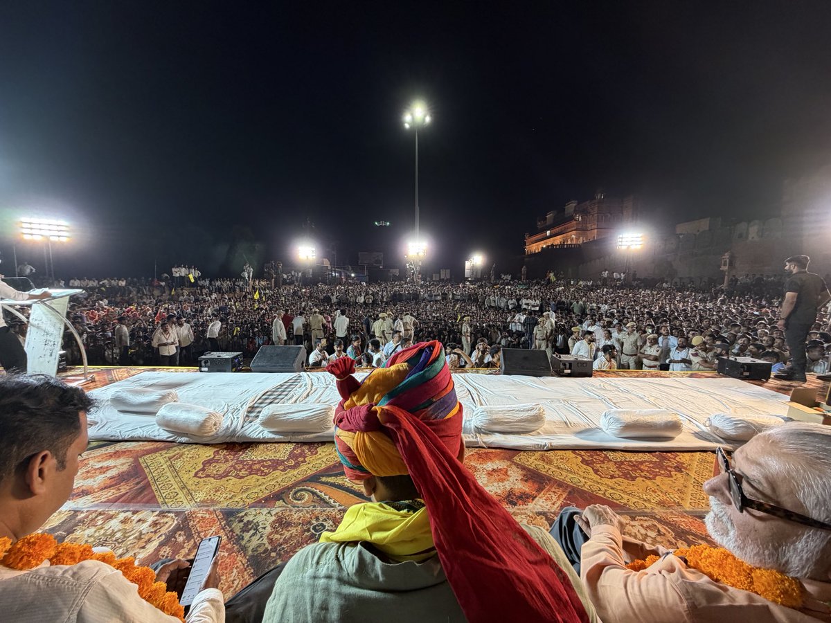 RavindraBhati__'s tweet photo. बीकानेर ऐट मिडनाइट #सरलीकरण https://t.co/FsFC6zmqKv