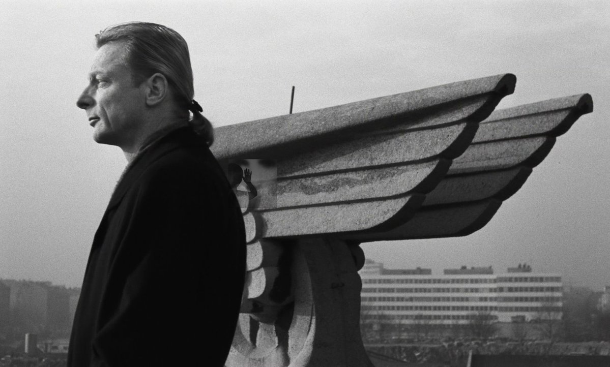 Retrofilmm's tweet photo. Wings of Desire (1987) dir. Wim Wenders https://t.co/IUaPCK3LLq