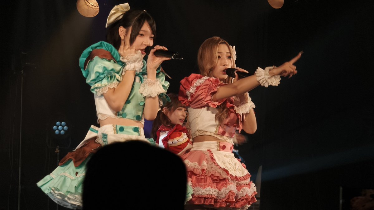 supermarioR5's tweet photo. 梅田の老舗ライブハウスamHALLのイベントでの#BEMYLOVE
この日は優先で見ました。
#BEMYLOVE #amホール #ほんまそれ https://t.co/UXRP3VOcW1