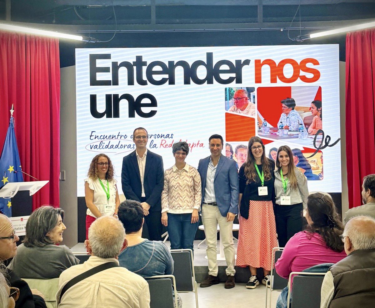 Javier_luengo's tweet photo. Hoy hemos reunido por primera vez a la #RedAdapta al completo para dar valor al trabajo profesional que realizan los validadores y a la importancia de la #LecturaFácil.

Gracias a todos los que habéis participado y a @SanGregorio_A por tu apoyo y compromiso con la accesibilidad. https://t.co/Q4QYqSurDK