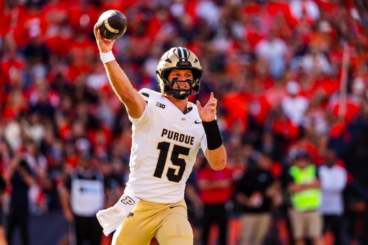 jt_boiler's tweet photo. #Purdue QB Ryan Browne throught 5 games in 2025:
1,338 Yards, 62.2% CMP, 7 TDs, 6 INT

Purdue QB Ryan Browne through 5 games in 2026:
1,390 Yards, 70.5% CMP, 8 TDs, 1 INT

The Boilermaker's QB1 has made a serious jump in season 2 as a starter, and is a big reason Purdue is going to win more games down the strech in Big Ten conference play. 🚂🚂🚂