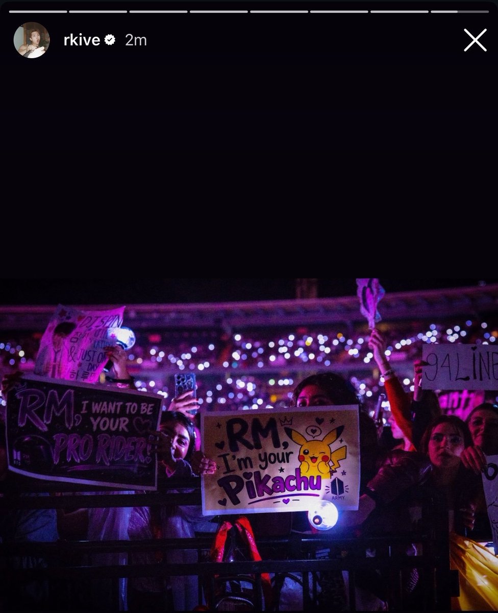 _sgminseven's tweet photo. THE DIFFERENCE OF THIS BANNERS 😭😭😭😭😭😭 THIS FRYING ME AND NAMJOON POSTED https://t.co/p8cJRYP0In