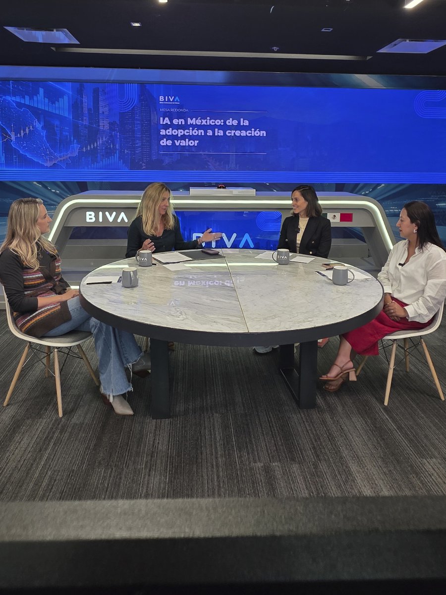 BIVAMX's tweet photo. La conversación sobre IA en México está cambiando: ya no se trata solo de adoptarla, sino de convertirla en productividad, innovación y valor.

En BIVA conversamos sobre qué necesitan las empresas para pasar de experimentar con IA a integrarla realmente en sus procesos, con una mirada puesta también en la ciberseguridad, la gobernanza y la confianza digital. 🧵

Revive la conversación https://t.co/t6wjRYZoSg

Consulta el estudio https://t.co/H1alslXuPs

#BIVA #IA #InteligenciaArtificial #Innovación #México