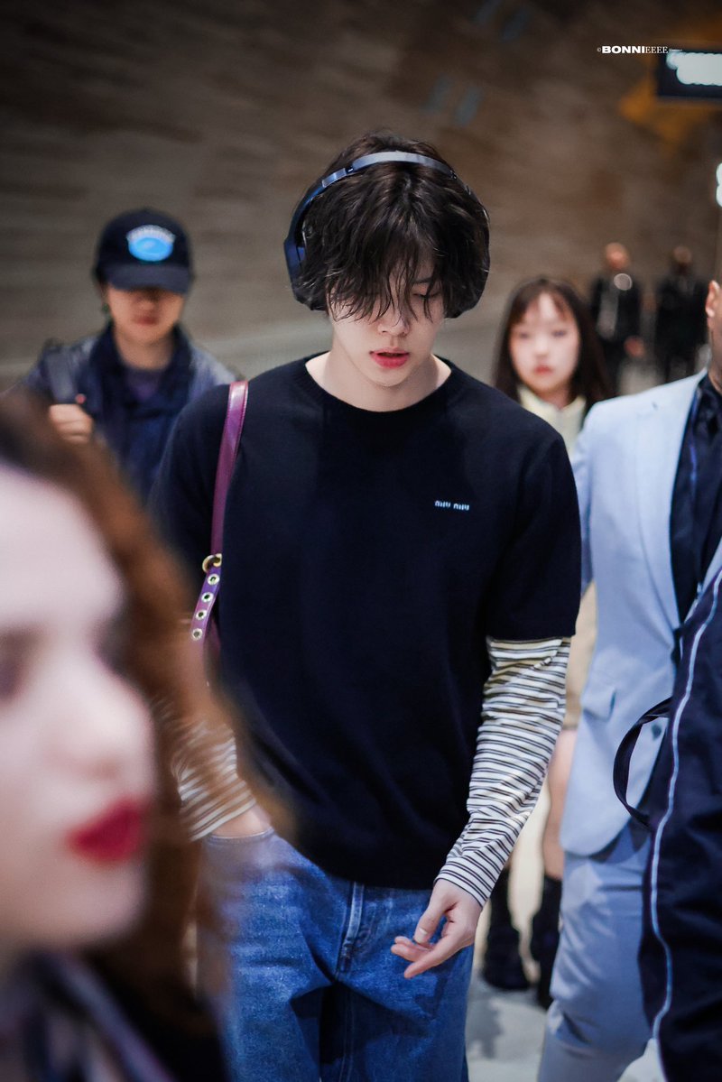 bonnieyu1224's tweet photo. 🛫

YEONJUN MIUMIU PRINCE

#YEONJUNxMiuMiu #YEONJUN
#MiuMiuSS27 @MIUMIUofficial https://t.co/lmYjOWVtz8