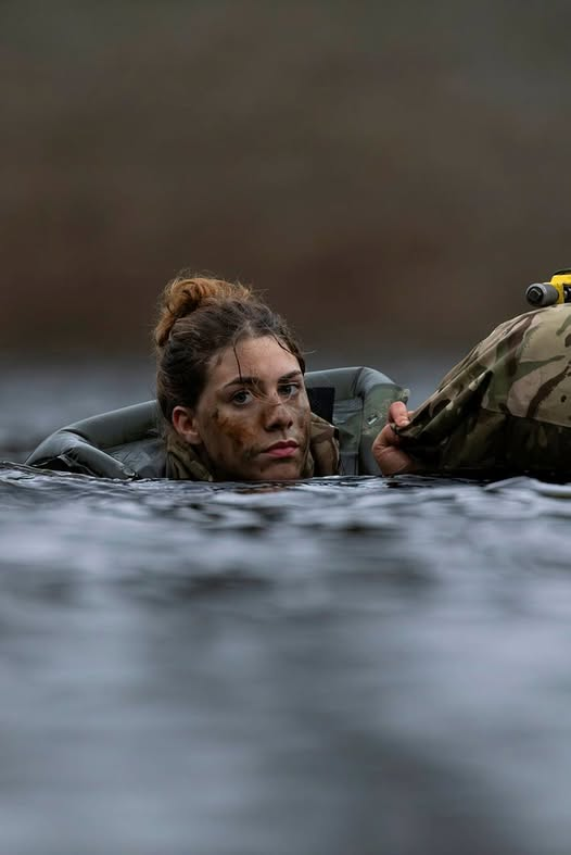 MilitaryJournal's tweet photo. Private Evie Breakwell from 22 Multi Role Medical Regiment (MMR) swims across the cold waters of the River Towy during the river crossing scenario on Exercise Cambrian Patrol 2026 in the Brecon Beacons, Wales.

📷  CPL PAUL SQUIRES / UK MOD © Crown copyright 2026 https://t.co/WyMPzNuiNR