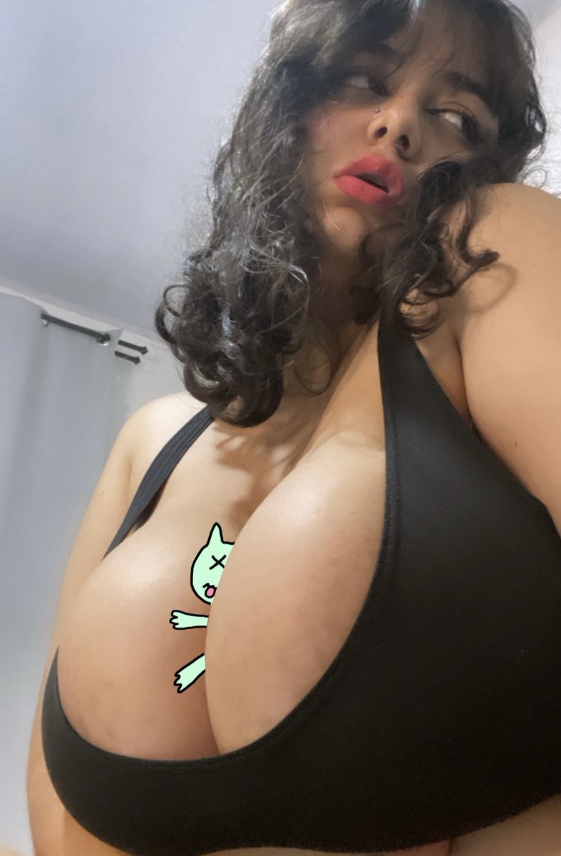 goonforgab's tweet photo. has anyone seen my bf? https://t.co/CZmvBj3zD4
