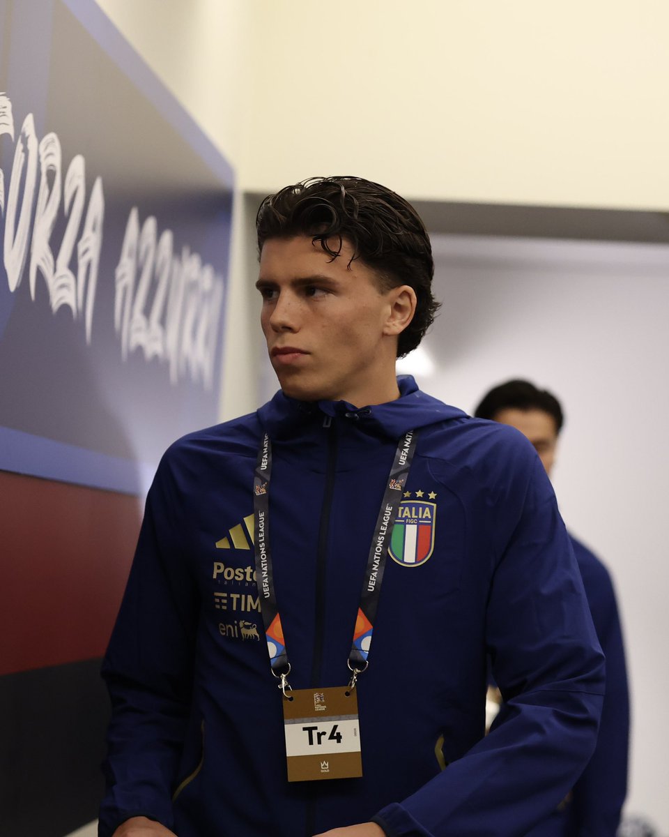 Azzurri's tweet photo. 🎧🧠🤫

#ItaliaTurchia #NationsLeague
#Nazionale #Azzurri #VivoAzzurro https://t.co/gGZHScLEC2