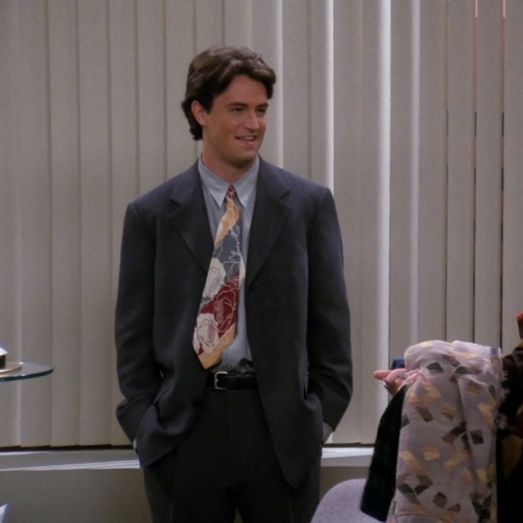 ChandlerBing_12's tweet photo. Chandler Bing in a suit https://t.co/wTj8WptERZ