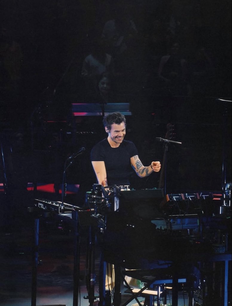 technosmybf's tweet photo. i’ll never understand people saying he looks so old this era bc what https://t.co/mQ1E1j7oVn