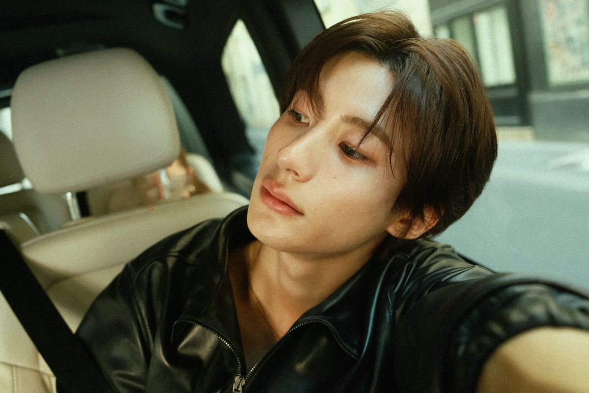 43notna21's tweet photo. 아......너무 잘생겻어요 https://t.co/WQBHVbnq14