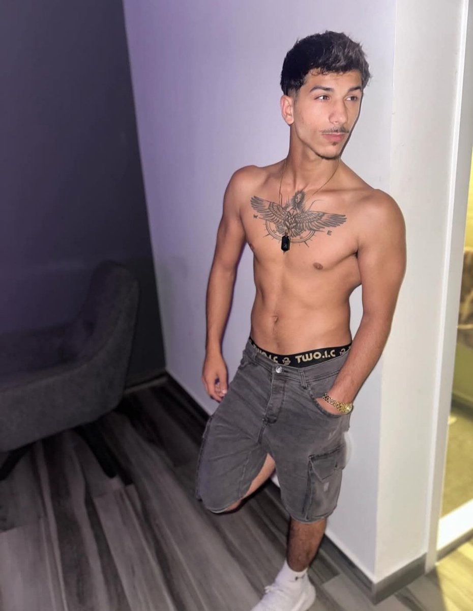 amerqxxxx's tweet photo. فخممم فيديوهاته نار الي يبادل مقاطع مع فيسات يجي🤤 https://t.co/JIPzmyKu0J