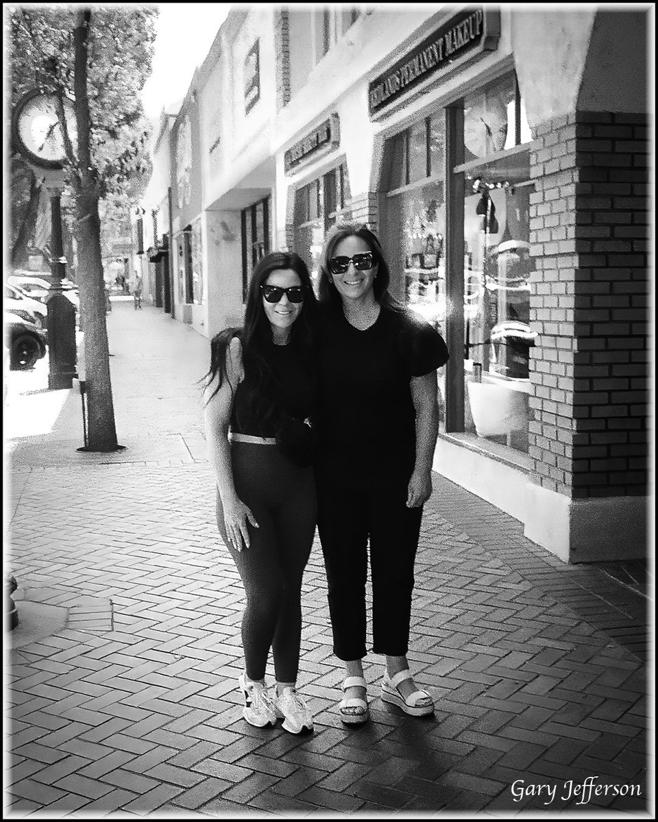 GaryWJeffPhotog's tweet photo. Redlands People (Film)....
Nikon F2, TM400… https://t.co/C1R7sinrXw