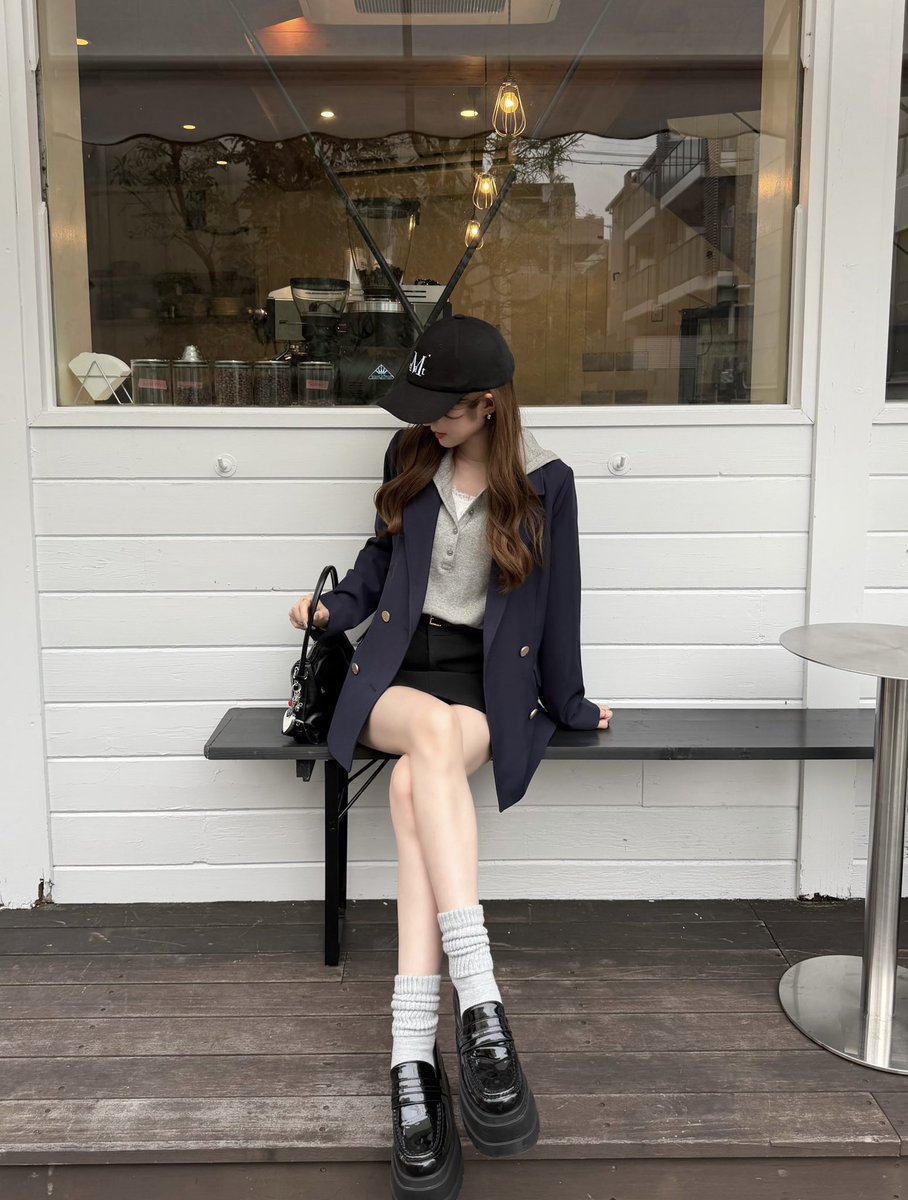 rab_imy's tweet photo. UNIQLO のフーデッドリブT、
ジャケットと合わせるのもかわいかった🩶⟡.· https://t.co/xZEUIP6vIm