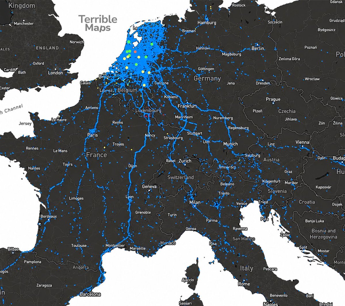 TerribleMaps's tweet photo. A comprehensive map of Europe’s rivers https://t.co/LqlFVlazdc