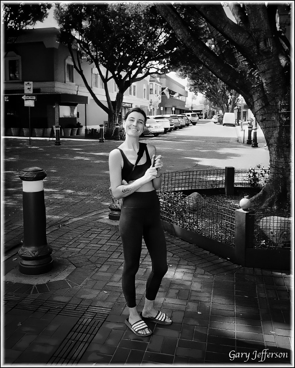 GaryWJeffPhotog's tweet photo. Redlands People (Film)....
Pentax LX, HP400... https://t.co/NSKoYdioYD