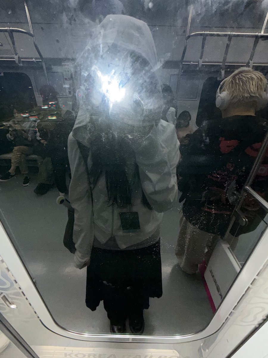 m000ngtt's tweet photo. 즐거웟찌......🫰😌 https://t.co/kDGex8btWy