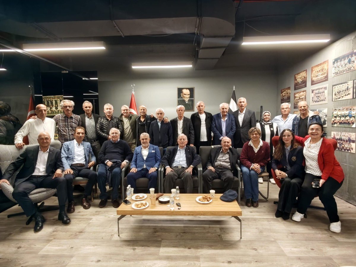 BesiktasJK's tweet photo. Şampiyon Teknik Direktörlerimizden Dorde Miliç, Tüpraş Stadyumu’nda Ağırlandı

🔗 https://t.co/i0tpgpCeQg https://t.co/YwHPBq9P9B