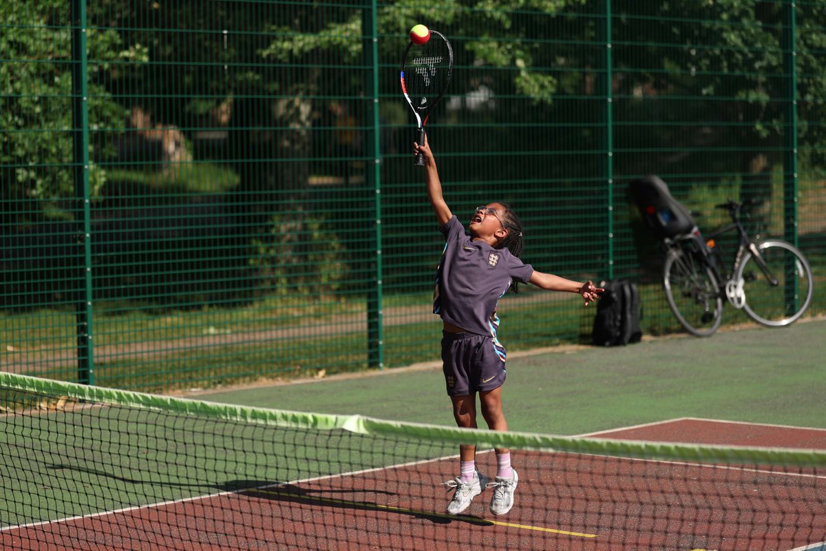 hackneytennis's tweet photo. 🚨October half-term junior camps start in 2️⃣0️⃣ days!🚨
➡️ Book here to secure your spot:
https://t.co/bijcbU0vF5
🗓️ Mon 26 - Fri 30 Oct
🎾 Minis 4-8 yrs | Juniors 9-17 yrs
📍Hackney Downs | Clissold Park | London Fields
🕒 10am-12pm &amp; 1-3pm
#octobercamps #tenniscamps #juniorcamps https://t.co/LRnog4E049