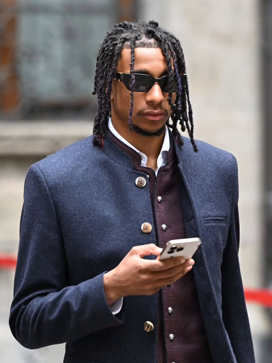 LamineYNE's tweet photo. France are hosting Belgium today. 👀🇫🇷

If Michael Olise scores, they’ll start comparing him to Lamine Yamal. If he doesn’t, everyone will suddenly act like nothing happened. 😂😭

Let’s see what happens today. 🍿 https://t.co/DWBJaFW3nG