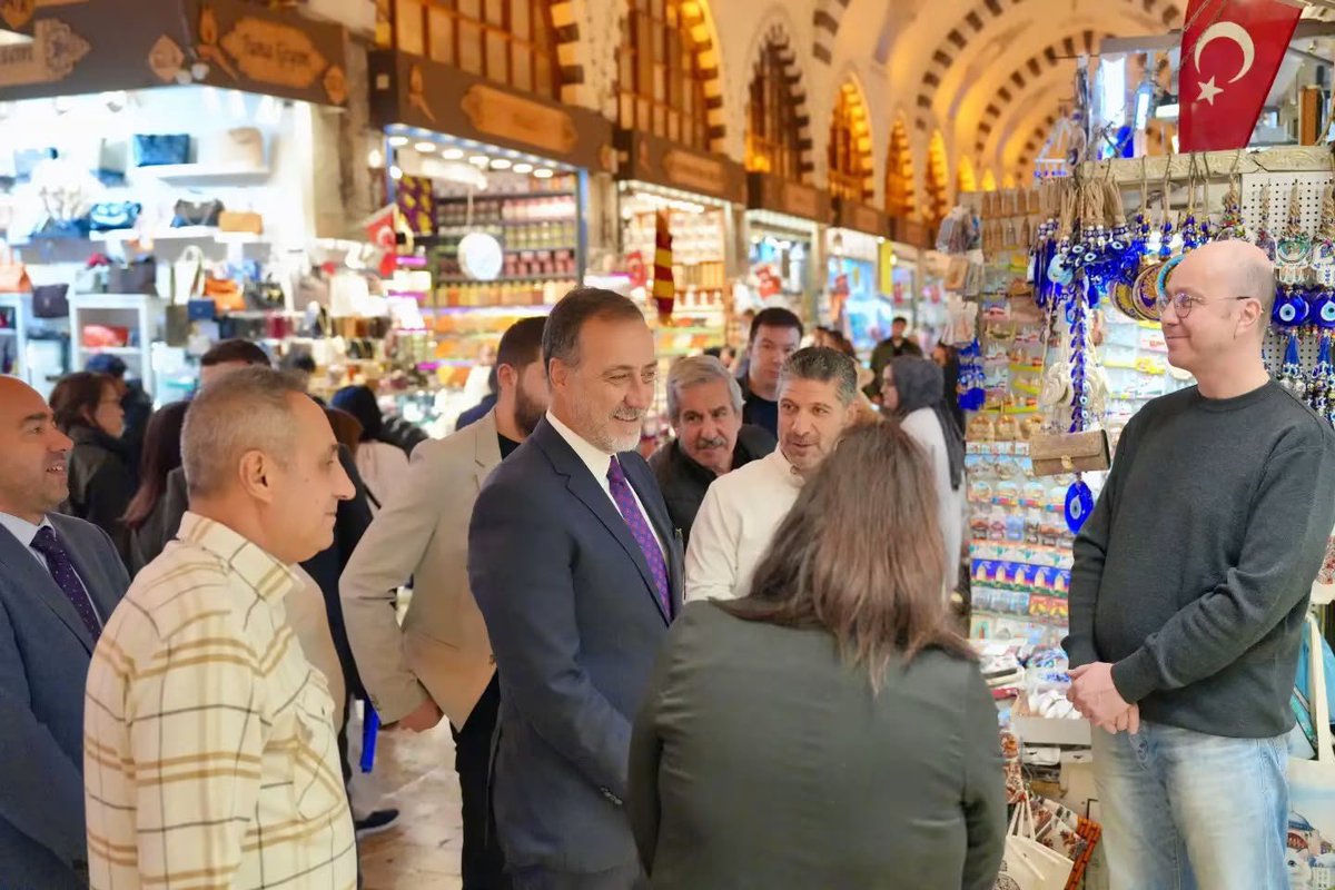 halilburakarkaz's tweet photo. İstanbul’un her sokağında, her mahallesinde vatandaşlarımızla buluşmaya, esnafımızın kapısını çalmaya, hemşehrilerimizin dertlerini dinlemeye devam ediyoruz.

İl Başkanımızın öncülüğünde, Liderimize verdiğimiz sözü tutmak için azim ve kararlılıkla sahadayız.

#MHPİstanbul @BBvolkanyilmaz @_MHPistanbul_
