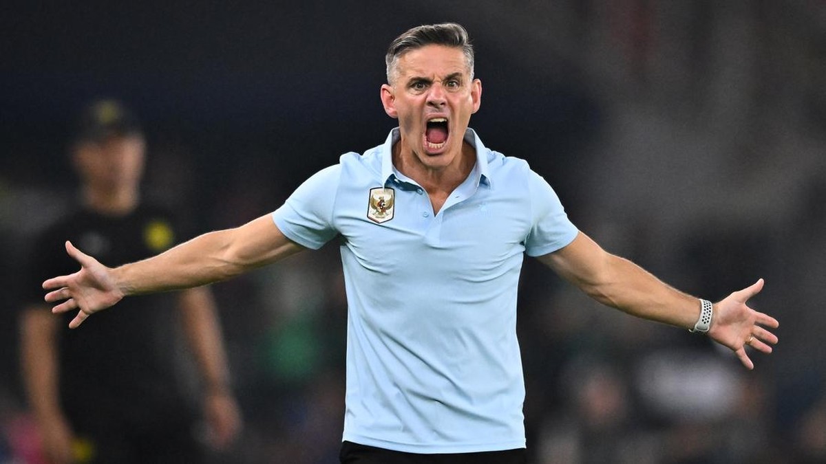 Bolaplastik_x's tweet photo. ⚡John Herdman dan kaus telor asin.

Terimakasih sudah memberikan trofi piala Toge utk timnas kami.

Tapi gw ttp ga impress sama gaya main lo.

Lo mendapat squad paling mewah dibanding pendahulu2 lo, main kandang, lawan level ASEAN yg cuma 10 pemain.
Lo bahkan masih kebobolan dan nyaris kalah.

Lo mau bawa tim ini ke Pildun? John..sorry, ga jadi juru kunci di Piala Asia ntar aja udh bagus.

#BolaPlastik #KitaGaruda🦅🇮🇩