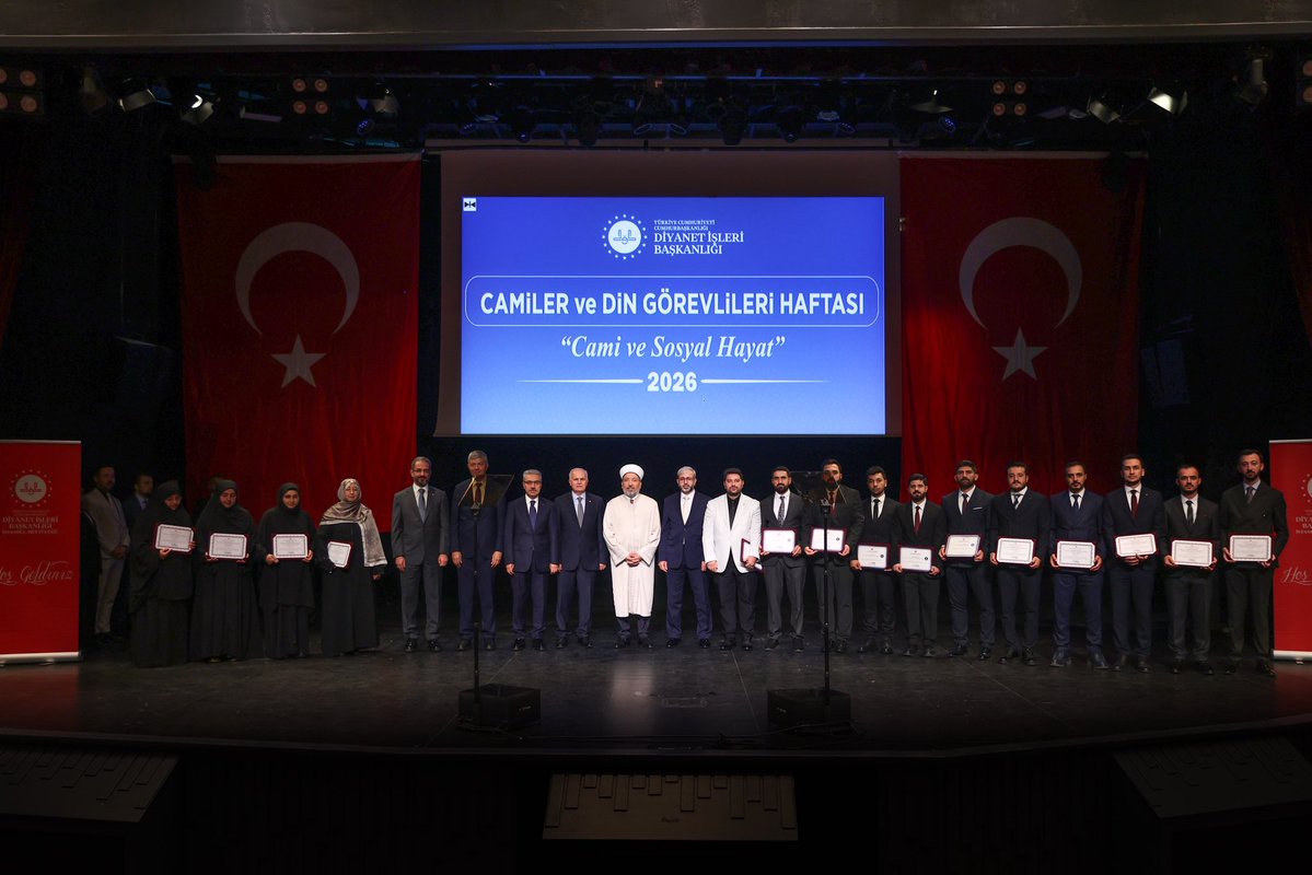 TC_istanbul's tweet photo. Camiler ve Din Görevlileri Haftası dolayısıyla İstanbul’da düzenlenen program gerçekleştirildi.

Diyanet İşleri Başkanı Sayın Safi Arpaguş’un katıldığı programa, İstanbul Vali Yardımcımız Sayın Okan Leblebicier ve Üsküdar Kaymakamı Sayın Adem Yazıcı da katıldı.

📍 #Üsküdar https://t.co/dThjkBRbVo
