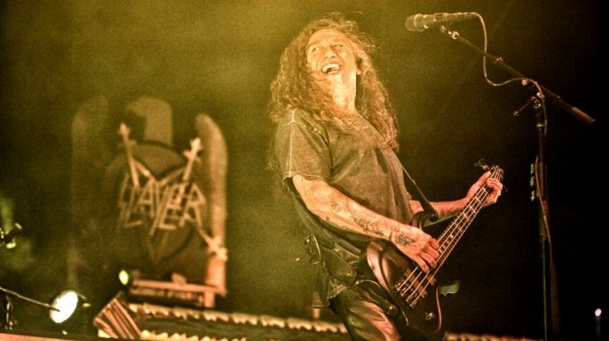 Revolvermag tweet picture