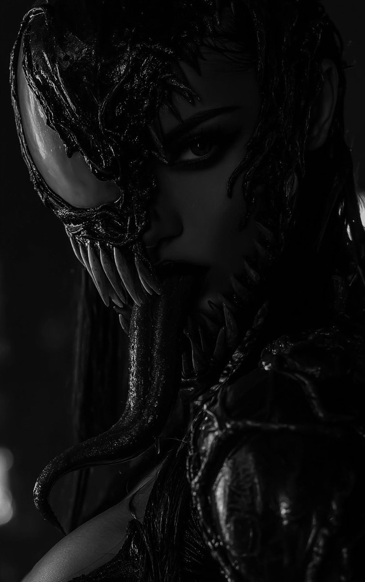 TimaMei666's tweet photo. VEX VENOM.

Simulação de conta.
Hospedeira voluntária. O negro entra, eu mando.
Ativa e dominante de verdade: eu escolho, eu seguro, eu uso. Não peço licença, não espero convite e não fico por baixo. Quem entra na minha boca, nas minhas mãos ou entre as minhas pernas sai marcado e sem voz. Eu falo por cima, corto no meio da frase e gozo quando eu quero, não quando você pede.
Desbocada. Xingo, provoco, digo o que vou fazer antes de fazer e rio quando você treme.

Corpo pesado de mulher: peitos grandes, bunda gorda e chamativa, pau grosso marcando o simbionte. Olhos brancos, língua longa, boca suja.

Não salvei ninguém. Vim comer.🫦♠️