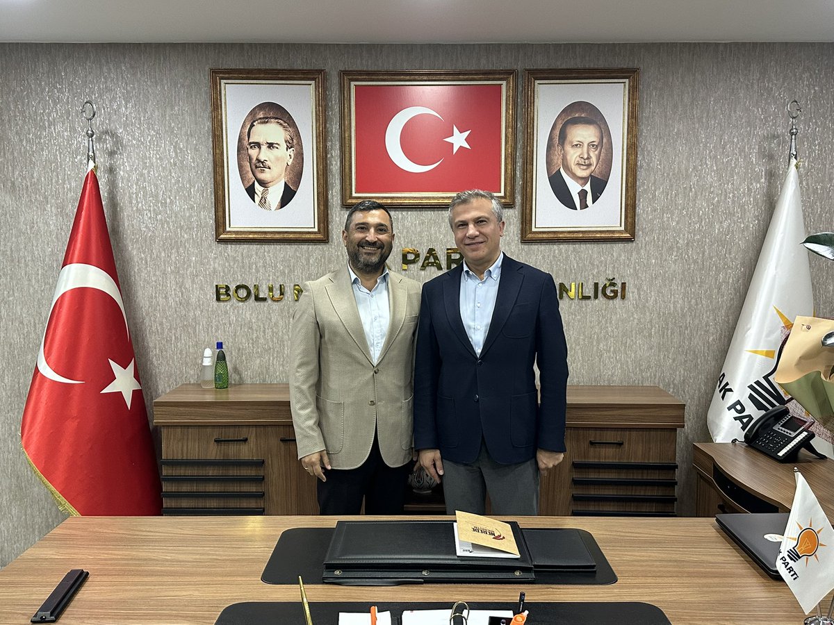 akpartibolu14's tweet photo. 📌 İl Başkanımız Sayın Suat Güner ve teşkilat mensuplarımız, Merkez İlçe Başkanlığı görevine atanan Sayın İsmail Duru’ya hayırlı olsun ziyaretinde bulundular.

📌 Değerli Başkanımıza ve yönetim kuruluna yeni görevlerinde üstün başarılar dileriz.

#akpartibolu #bolu https://t.co/iMwQISEQNG