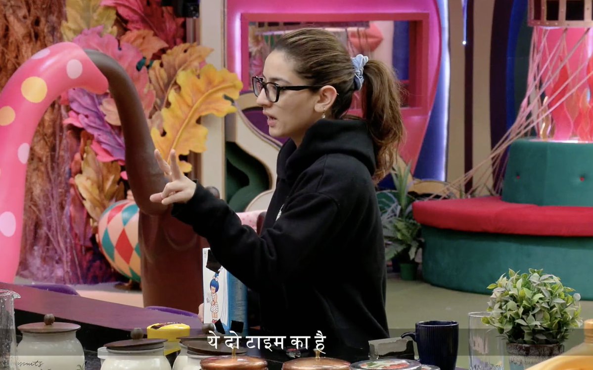 eishaanix's tweet photo. Fights with Qazi, but washes his dishes when he has a fever. Fights with Mahhi, but still makes sure she gets her milk. Uditi, you are an absolute darling! 🩷
#UditiSingh • #BiggBoss20 • #BB20 https://t.co/gpH0iRyxsZ