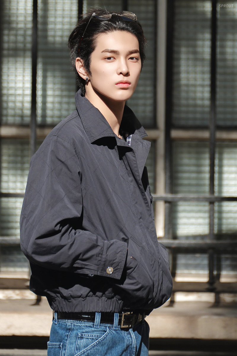 Enslaved_OxO's tweet photo. @TheePopCore CHANEL knows quality and KEONHO is pure quality

KEONHO AT CHANEL PFW

#KEONHOxCHANELSS27
#CHANELSpringSummer
#KEONHO @CHANEL @cortis_bighit https://t.co/Mb4XaBbi6a