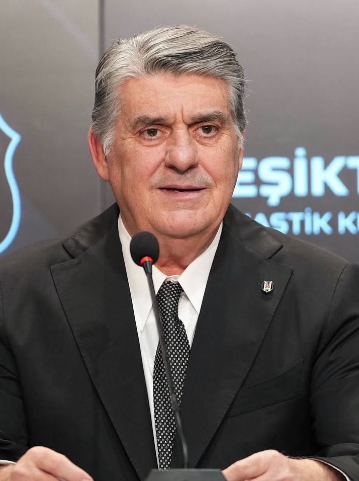 agacliyol_'s tweet photo. 🎙️Ali Naci Küçük: Kulüp başkanları samimiyse eğer hepsi resmi sitelerinden TFF Başkanı için istifa çağrısında bulunmalı. 
Beşiktaş Başkanı konuşuyor, konuşuyor. O zaman istifa diyecek abi resmi sitesinden. 

🎙️Doğan Gündoğdu: Beşiktaş kulübü Başkanı istifa deyip sonra gidip yan yana poz vermedi. Öyle bir durum da var yani. 
Galatasaray kulübü istifaya çağırdı diyorsun ama finalde gidip poz veriyor TFF başkanıyla. 

(Tivibu Spor)
