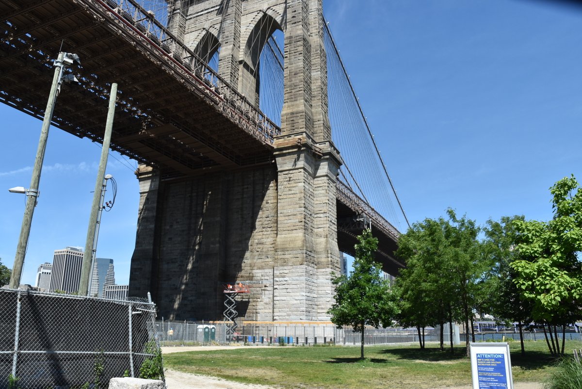 PROSOCO's tweet photo. "Because we found a dilution that was effective, that provided us some flexibility. We could increase or decrease the dilution to address soiling in specific locations." Heavy Duty Restoration Cleaner + Brooklyn Bridge. Full story + pics: https://t.co/QCcXXOjNBy https://t.co/GL1dl63ohJ