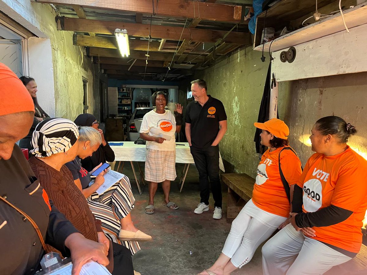 ForGoodZA's tweet photo. Residents of New Tafelsig, Ward 79, came together to raise some of the challenges facing their community, including housing, affordable electricity, youth facilities and gangsterism.
#GOODParty #BrettHerron #Ward79 #NewTafelsig #LGE2026 #CommunityDevelopment #fyp https://t.co/rWsXij3UXQ
