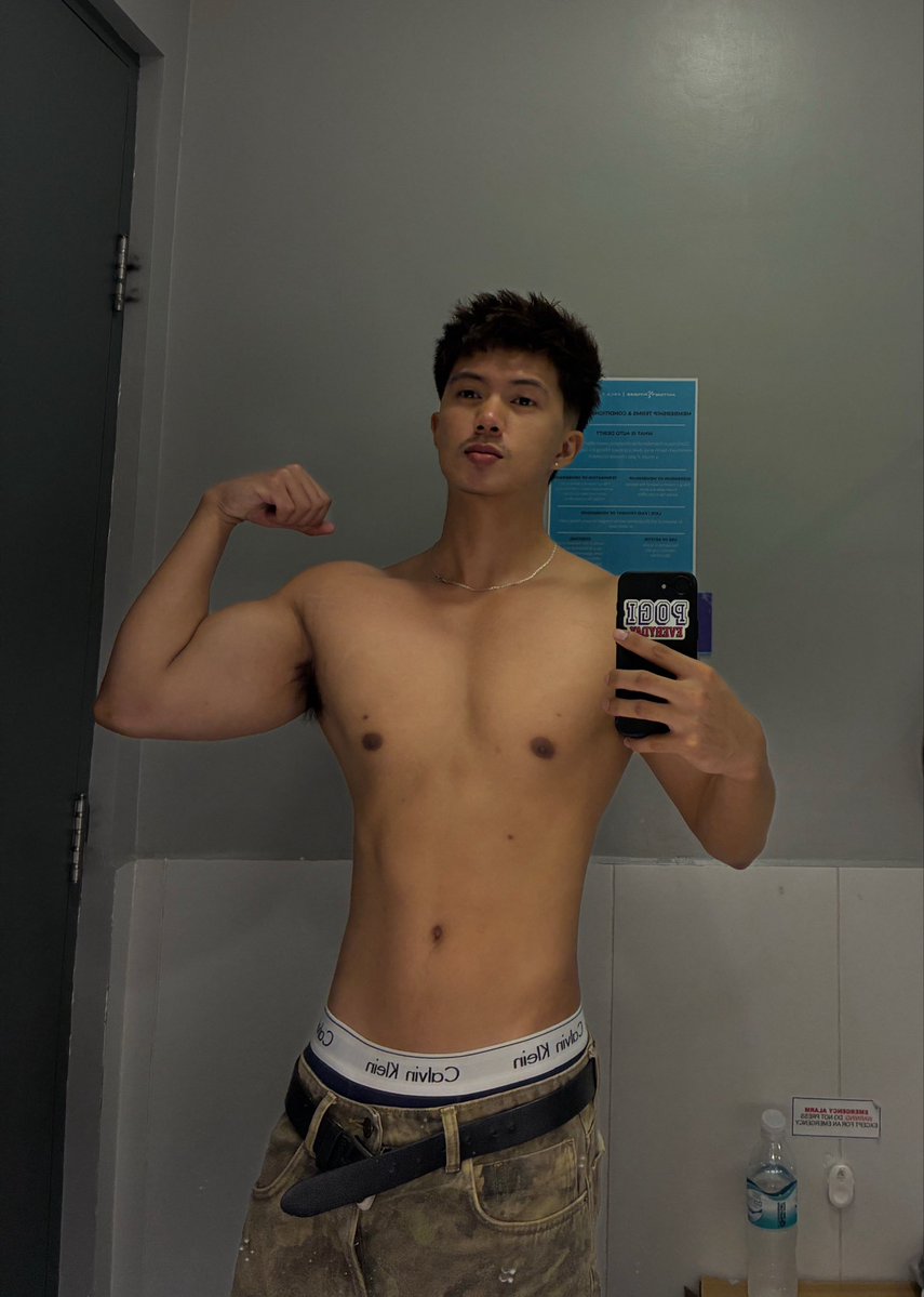 mountainjudeee's tweet photo. thick arms save lives? https://t.co/iFaiCQX6N6