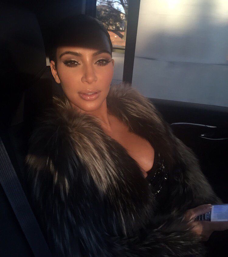 yslsaintbarbie's tweet photo. she’s too cold https://t.co/1UMzEXk8rj