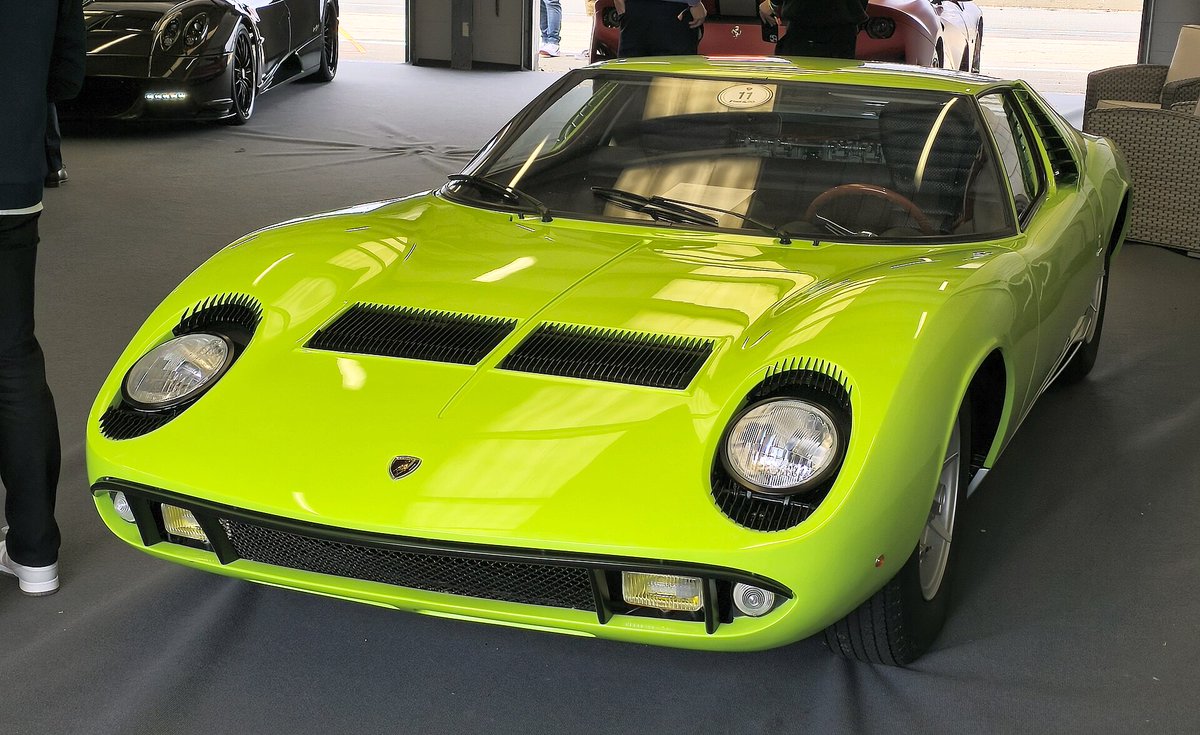 xiomy247's tweet photo. Deep green and pure adrenaline https://t.co/Gqa21zn3jV