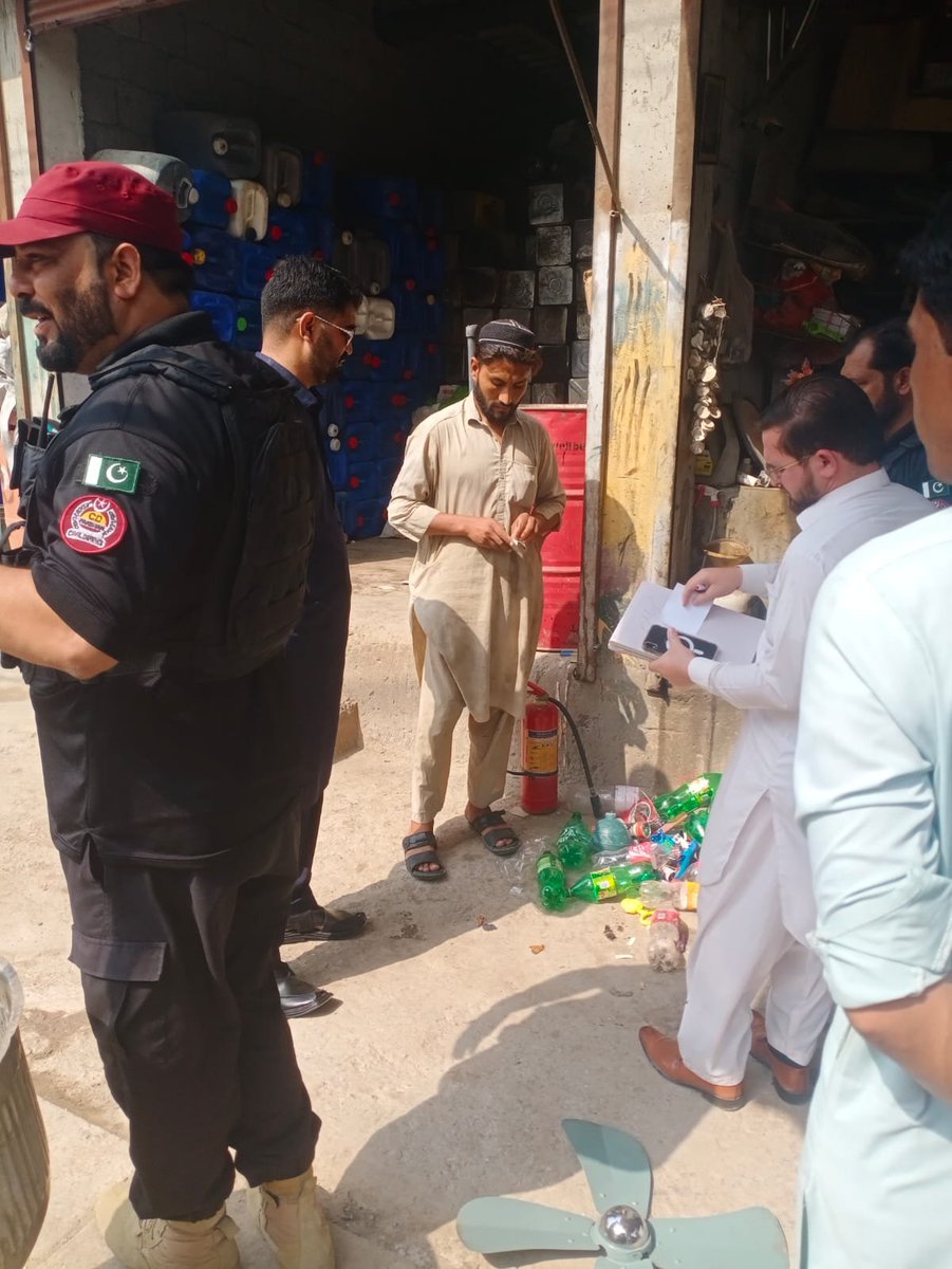 CivilMardan's tweet photo. مورخہ 05/10/2026
� ضلع مردان میں فائر سیفٹی انتظامات کا معائنہ

سول ڈیفنس آفیسر مردان جناب شوکت علی صاحب  کی ہدایات پر ڈسٹرکٹ سول ڈیفنس مردان کے انسٹرکشنل اسٹاف کی جانب سے ضلع مردان میں مختلف مقامات پر  فائر سیفٹی انتظامات کا تفصیلی معائنہ کیا گیا۔ https://t.co/DXTLuTdSNG